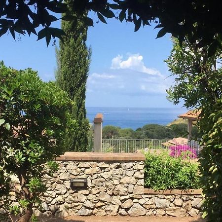 Nisportino, Elba. Bilocale Con Patio Vista Mare. Villa Casa Castagno Bagian luar foto