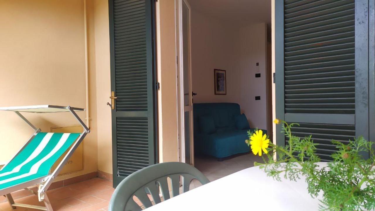 Nisportino, Elba. Bilocale Con Patio Vista Mare. Villa Casa Castagno Bagian luar foto