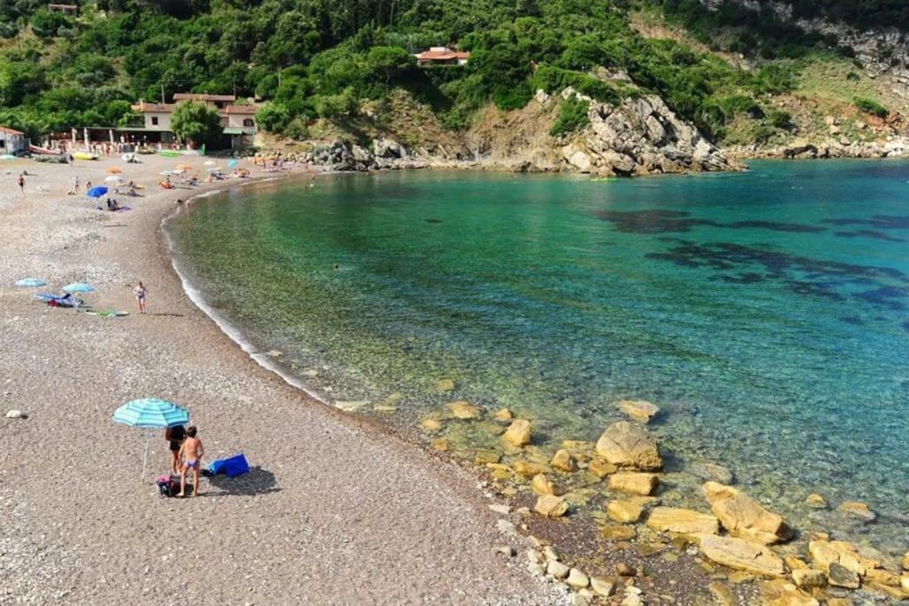 Nisportino, Elba. Bilocale Con Patio Vista Mare. Villa Casa Castagno Bagian luar foto